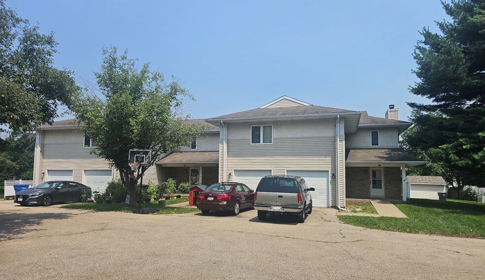 741 Aspen Ave, Verona, WI 53593 - photo 1