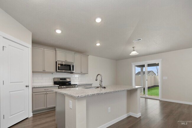 19318 Snowyside Way, Caldwell, ID 83605 - photo 4