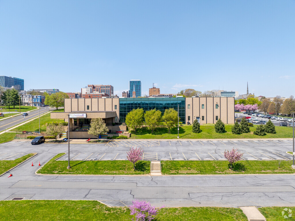 Building 21 receives an overall C grade from niche.com.