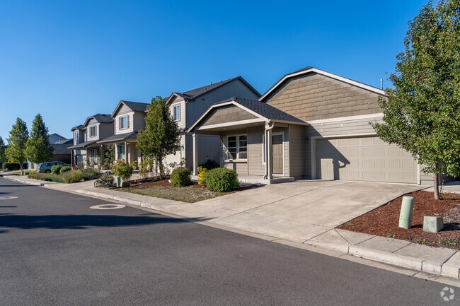 Rows of New Traditional homes are commonly found in the neighborhood of West Eugene.
