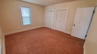102 1st St, Winona Lake, IN 46590