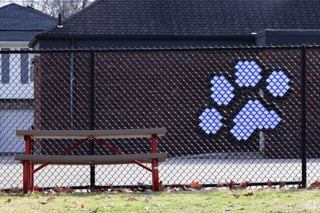 Jefferson Elementary School in
Bergenfield, NJ gets an overall Niche grade of B+.