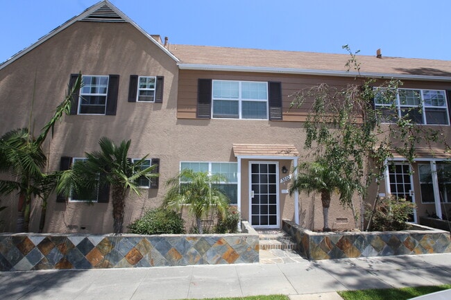 5808 Edgemar Ave unit Large 2 bed, Los Angeles, CA 90043 - photo 2