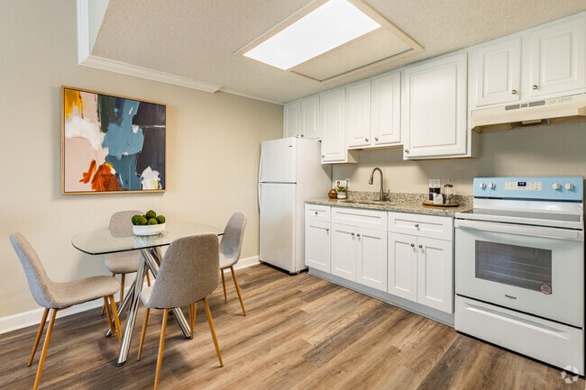 1 BR, 1 BA -