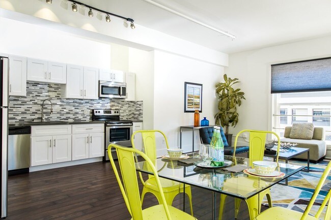 Viridian Lofts, San Diego, CA 92101 - photo 2