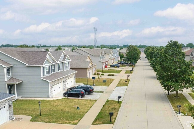 The Seagrass area of Champaign, IL. has some beautiful nicely priced townhomes.