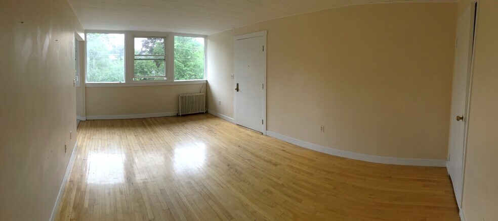 172 Cliff St unit 8, Burlington, VT 05401 - photo 1