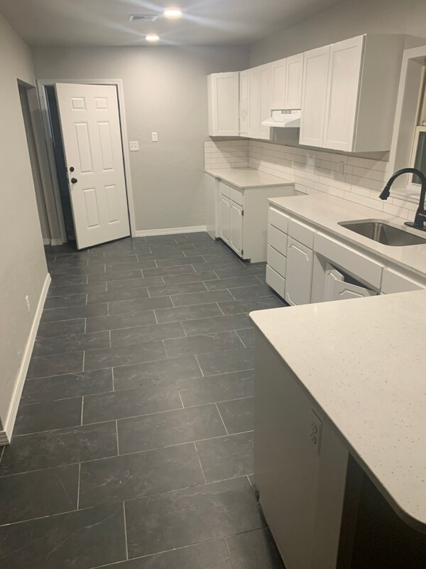 828 S 16th St, Chickasha, OK 73018 - photo 7