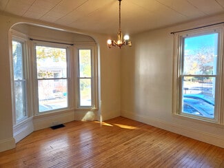 46 Saunders St Unit FLOOR 1, Portland, ME 04103