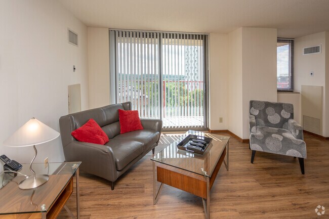 2BR, 2BA, B - 1,049 SF