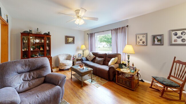 1727 Springfield Ln, Lansing, MI 48912 - photo 2