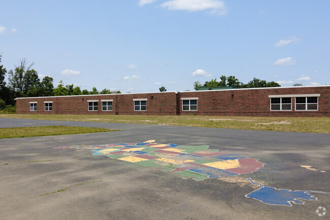 Newton-Lee Elementary School / Overview