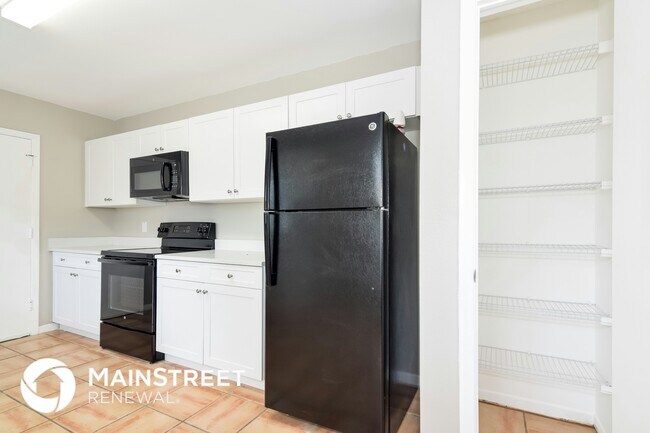 13210 Silvercreek Dr, Riverview, FL 33579 - photo 6