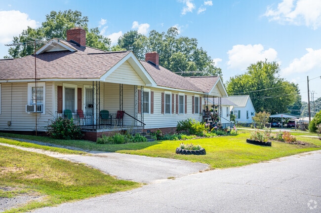 Affordable duplex style homes can also be found in the town of Belton.