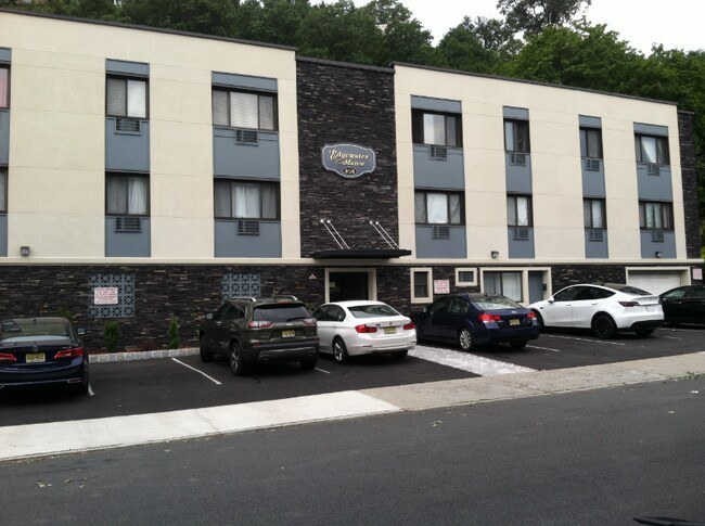 208 Undercliff Ave unit B7, Edgewater, NJ 07020 - photo 2