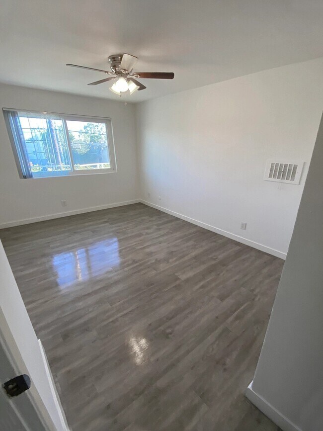 5307 Sepulveda Blvd unit 213, Sherman Oaks, CA 91411 - photo 4