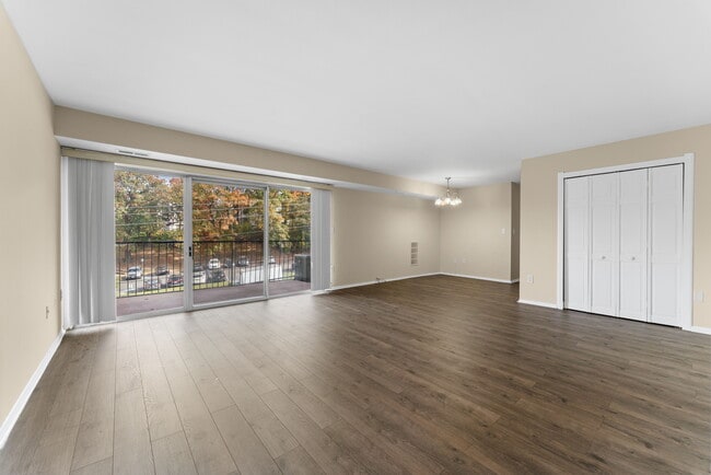 5500 Karen Elaine Dr, New Carrollton, MD 20784 - photo 3