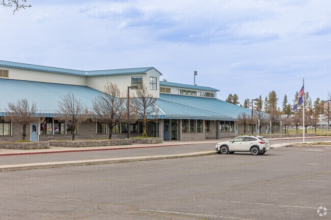 Younger students in La Pine attend La Pine Elementary School.