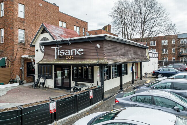 Tisane Euro-Asian Café is a popular establishment located in Hartford, Connecticut.