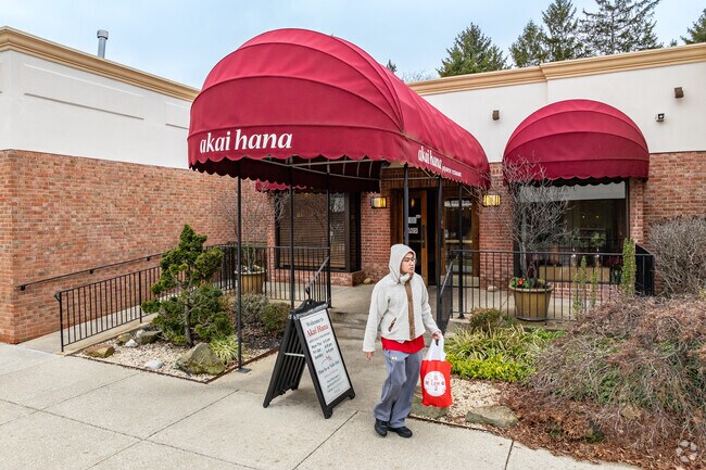 Akai Hana Japanese restaurant near Kendale is one of the best sushi restaurants in Columbus.