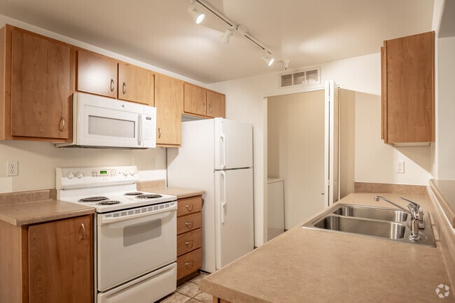 Building 12260 Apt 205