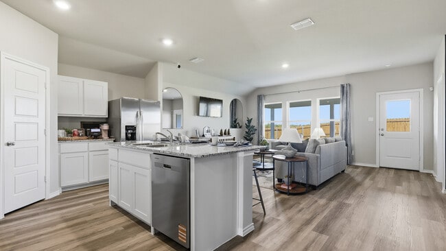 553 Marsh St, Cleburne, TX 76033 - photo 2