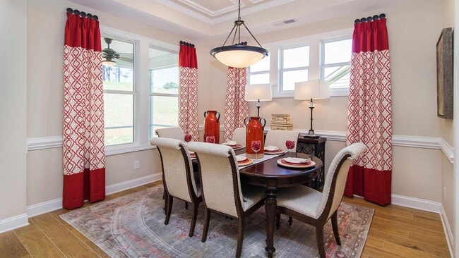 4225 Honey Locust Dr, Charlotte, NC 28215 - photo 5