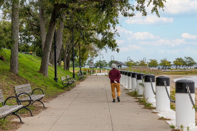 Savin Hill is the perfect place to take an afternoon stroll.