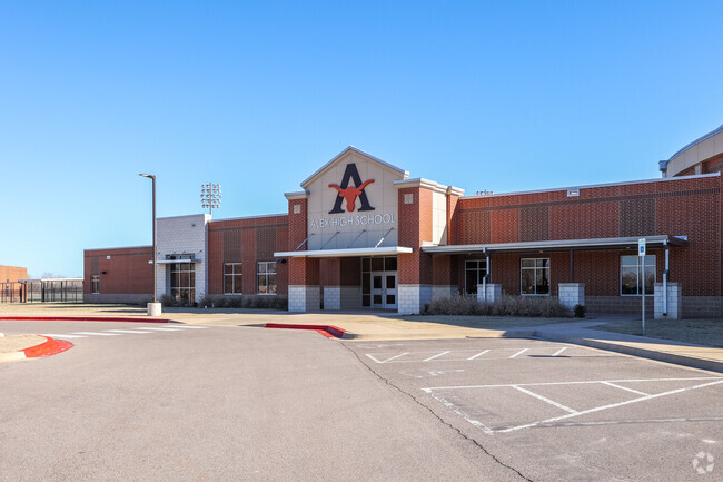 The Alex High School campus is well-maintained.