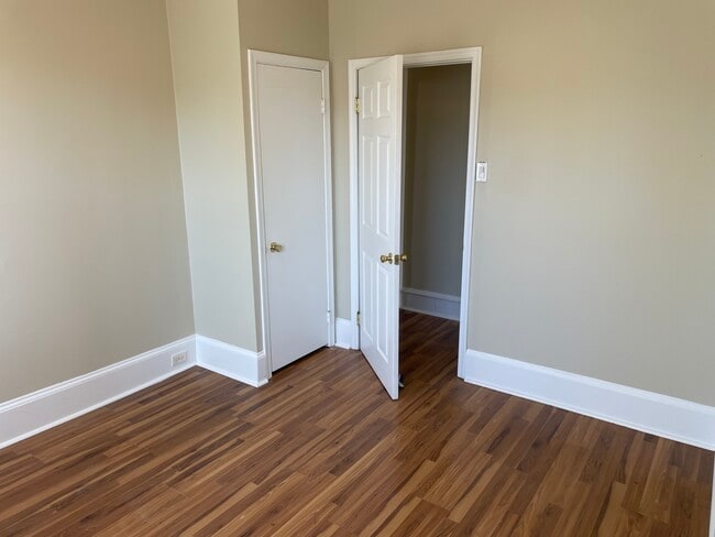 600 Roxborough Ave unit 2nd floor, Philadelphia, PA 19128 - photo 4