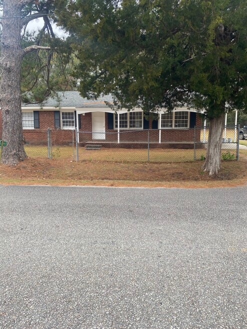 1947 Atlantic Ave, Orangeburg, SC 29115 - photo 1