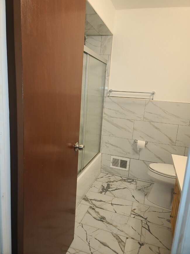 213 E 9th Ave unit 2, Roselle, NJ 07203 - photo 4