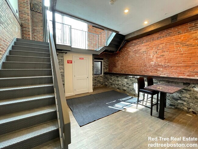 1030 Commonwealth Ave, Boston, MA 02215 - photo 4