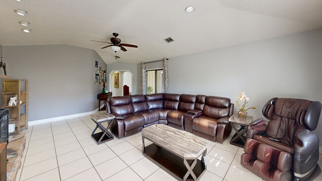 806 Falkirk Ct, Orange Park, FL 32073 - photo 3