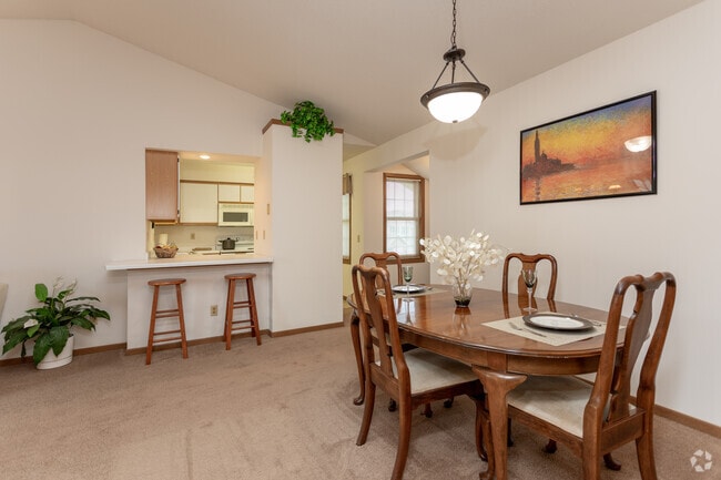 Canopy Collection - Canopy Pines, Madison, WI 53704 - photo 5