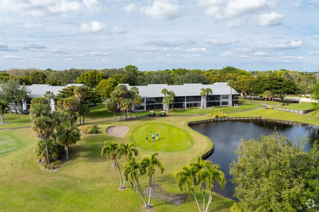 Boca Delray living is convenient since the golf courses are surrounding your houses.