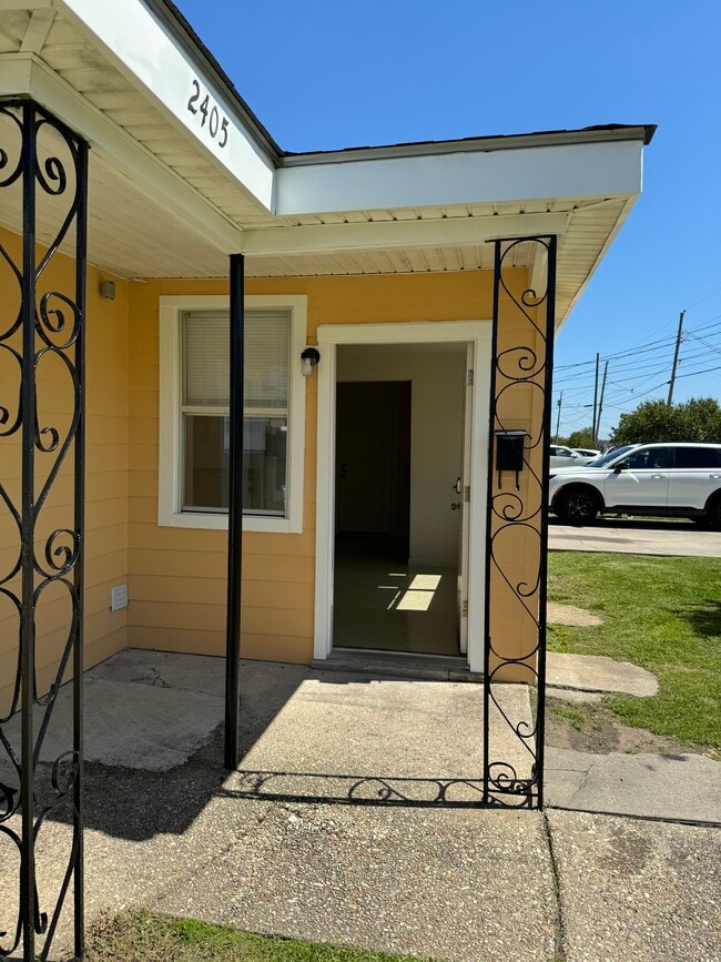 2407 Claire Ave, Gretna, LA 70053 - photo 3