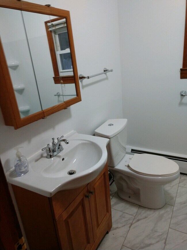 1357 N Main Ave unit 2nd flr, Scranton, PA 18508 - photo 4