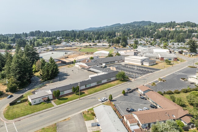 Azalea Middle School is a public middle school in Brookings OR.