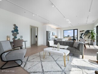 3202 N Racine Ave Unit 204, Chicago, IL 60657