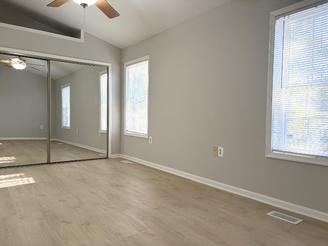 2990 Mission Square Dr, Fairfax, VA 22031 - photo 5