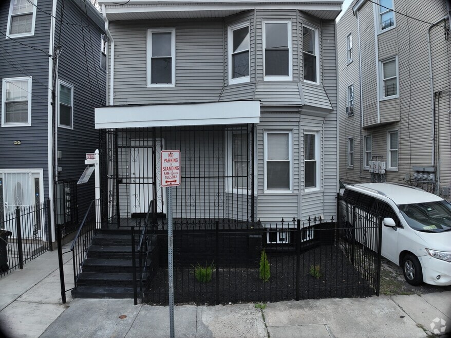 512 S 17th St, Newark, NJ 07103 - photo 2