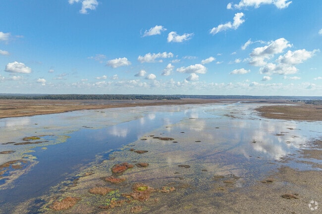 Northwest Tallahassee along Lake Jackson offers locals' views of the water from all angles.