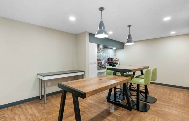 6605 NW 7th St, Miami, FL 33126 - photo 6