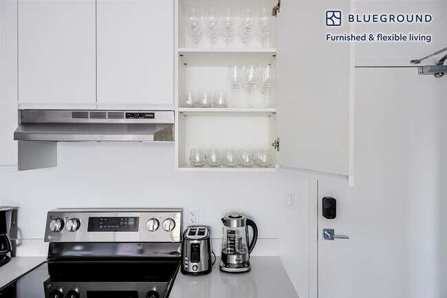 2201 Polk St unit FL2-ID117, Hollywood, FL 33020 - photo 7