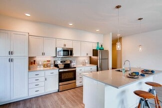 6998 NE Cherry Dr, Hillsboro, OR 97124
