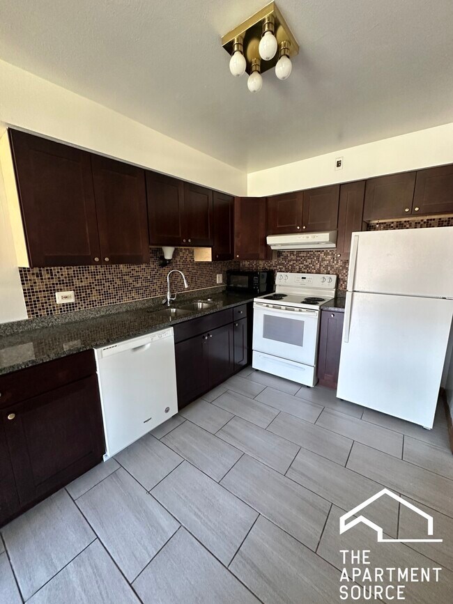 1639 Oakwood Ave unit 203, Des Plaines, IL 60016 - photo 5