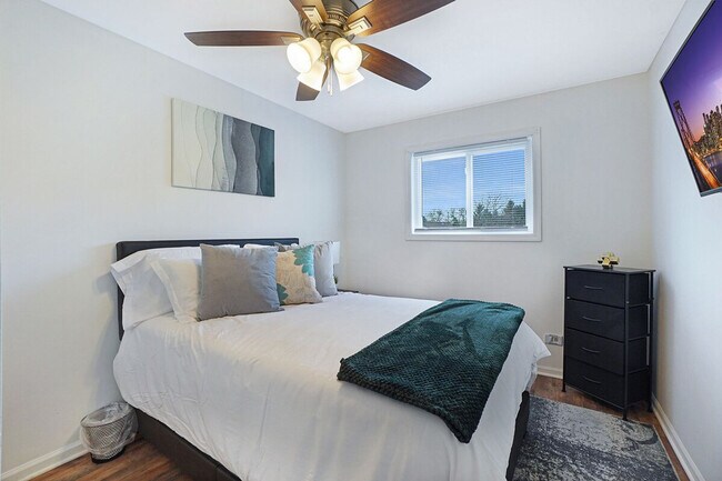 303 Danbury Dr unit ID1285015P, Naperville, IL 60565 - photo 5