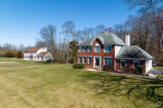 Franklin Park neighborhood offers an abundance of homes on spacious lots.