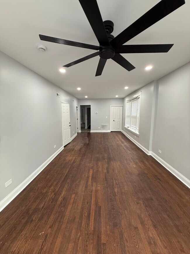 7123 S Cornell Ave unit 1, Chicago, IL 60649 - photo 4